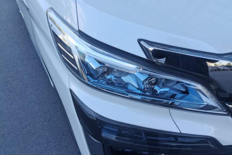 Used Toyota Vellfire 2021 Crown Dual-Engine 2.5L HV Supreme Edition
