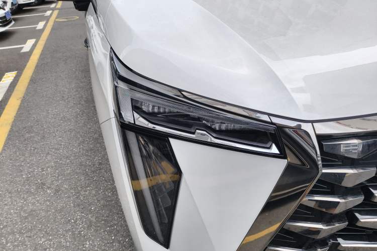 Used GAC Trumpchi Xiangwang M8 2025 Kunkun Series Ultra First-Class Cabin Right Front Headlight