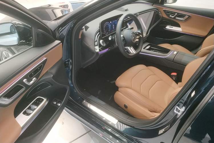 Used Mercedes-Benz E-Class New Energy 2024 E 350 e L Plug-in Hybrid Sports Sedan
