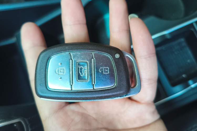 Used Hyundai Tucson 2015 1.6T Dual-Clutch Two-Wheel-Drive Smart Model Vehicle Key