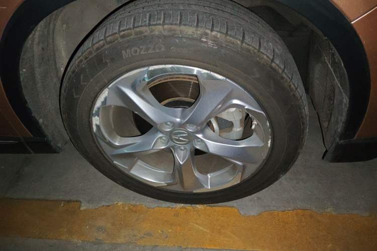 Used Acura CDX 2016 1.5T Two-Wheel Drive Deluxe Edition Right Front Wheel Hub