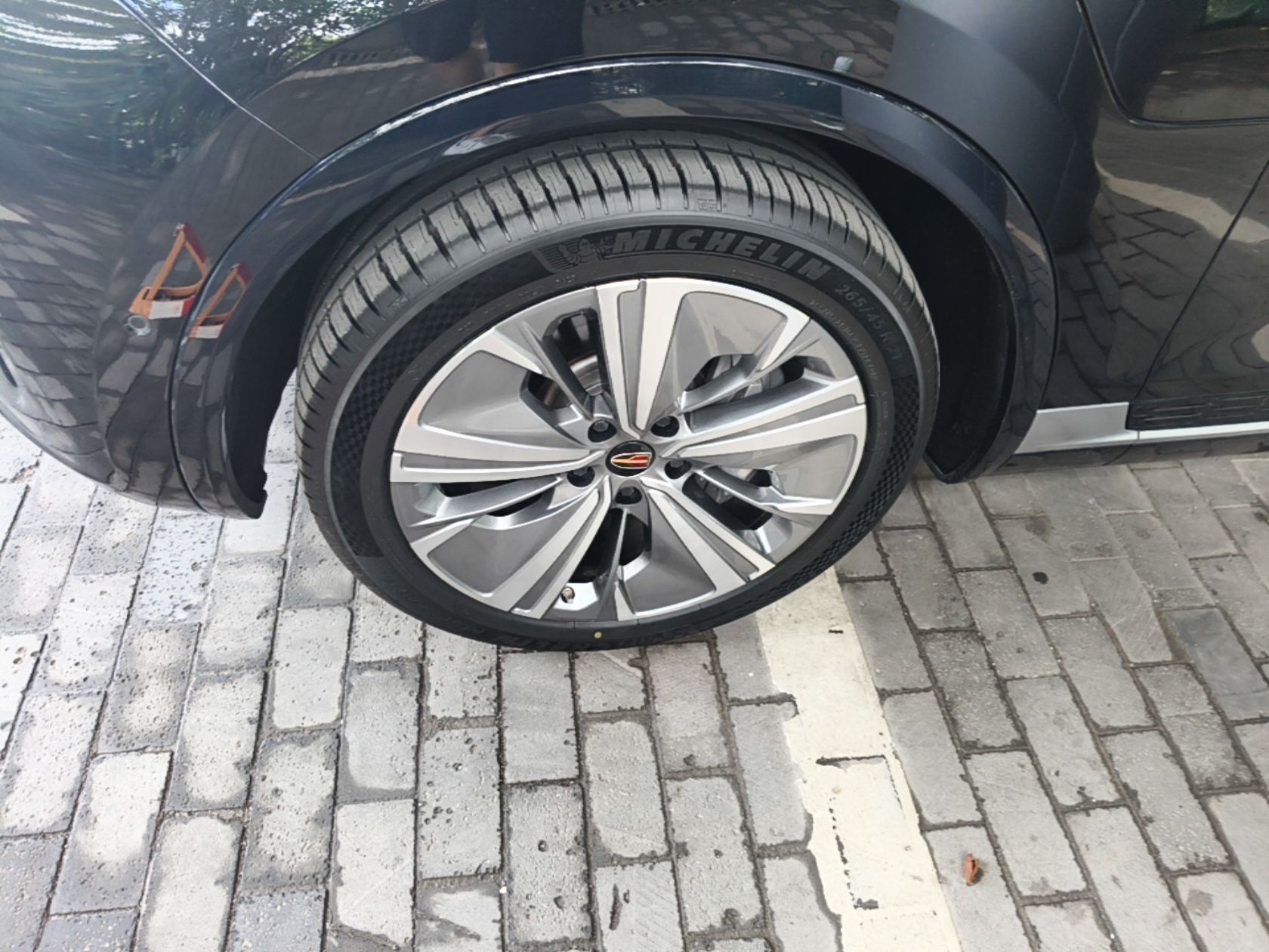 Hongqi E-HS9 2022 690 km Range Flagship Edition Six Seats — снимка 10