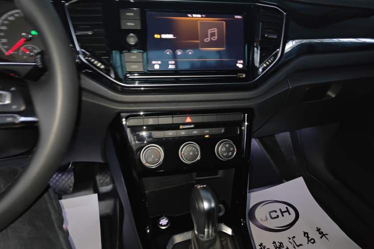 Used Volkswagen T-ROC 2019 280TSI DSG Two-Wheel Drive Comfort Version China VI Standard