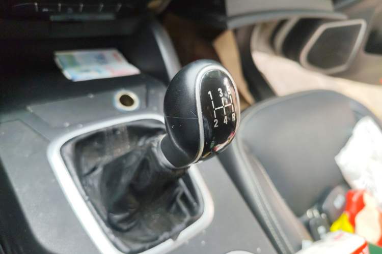 Used Geely Auto Vision X6 2016 1.8L Manual Luxury Model