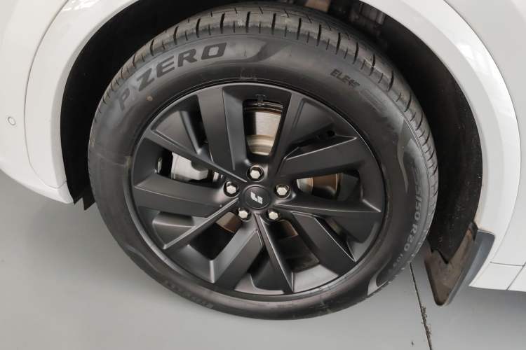 Used Li Auto L7 2023 Pro Model Left Front Wheel Hub