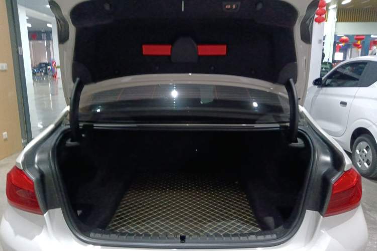 Used BMW 5 Series 2019 530Li Luxury Edition Premium Package
