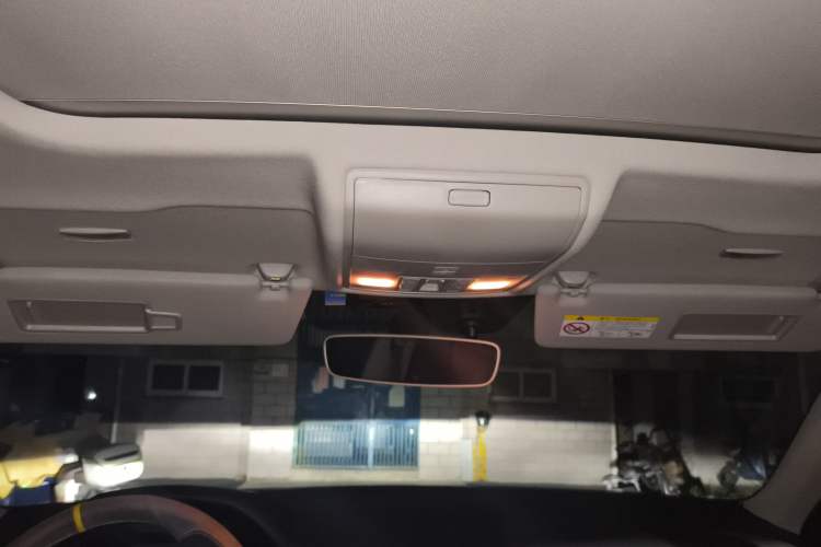 Used Skoda Kodiaq 2019 Facelifted TSI380 7-Seater All-Wheel-Drive Flagship Version China VI Standard Headliner