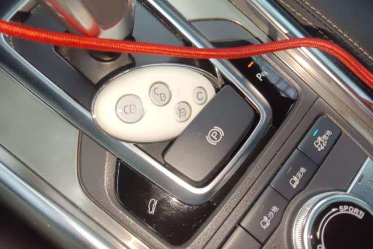 Used BYD Song New Energy 2017 Song DM 1.5TID All-Wheel Drive Luxury Model Vehicle Key