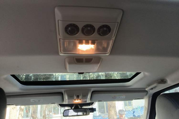 Used Land Rover Discovery 2016 3.0 SC Obsidian Black Heritage Edition HSE