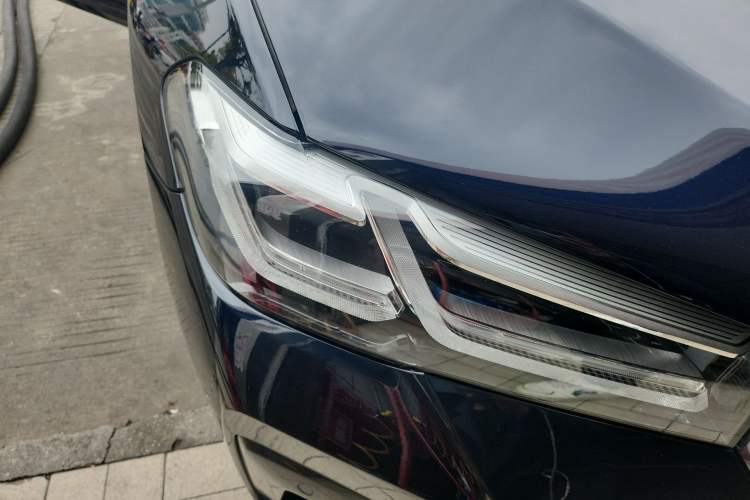 Used BMW 5 Series New Energy 2021 535Le M Sport Package Right Front Headlight