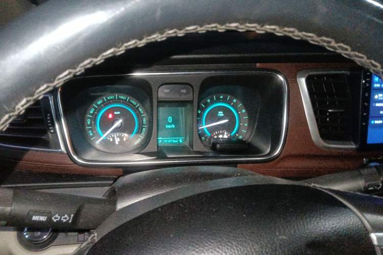 Used Buick GL8 2015 2.4L Luxury Business Premium Edition
