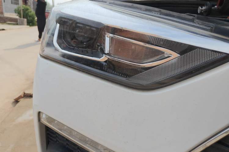 Used Haval H6 Coupe 2019 1.5T Automatic Two-Wheel Drive Elite Version China VI Standard Right Front Headlight