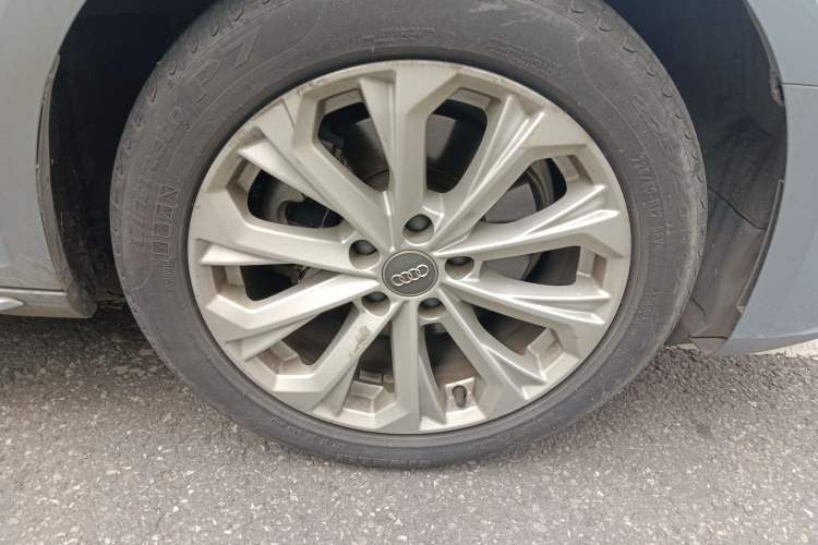 Used Audi A4L 2019 40 TFSI Ambition China VI
