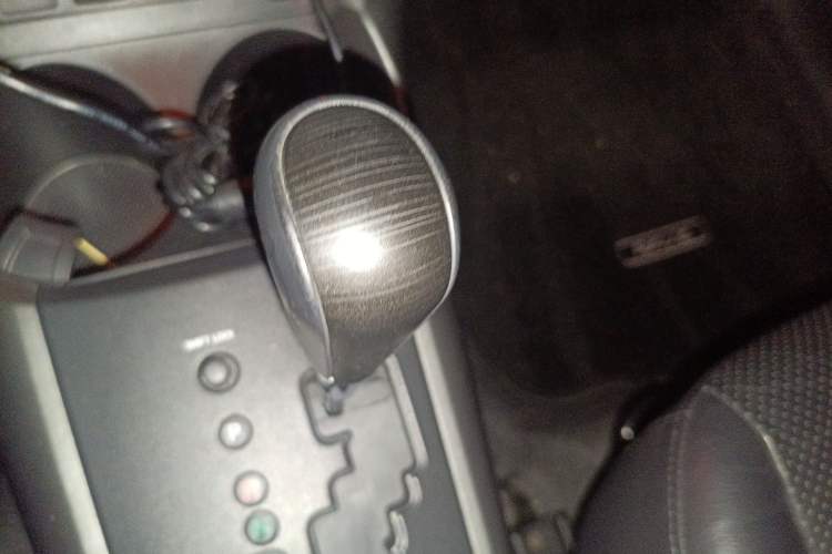 Used Toyota RAV4 2011 2.4L Automatic 4x4 Luxury Edition Gear Lever