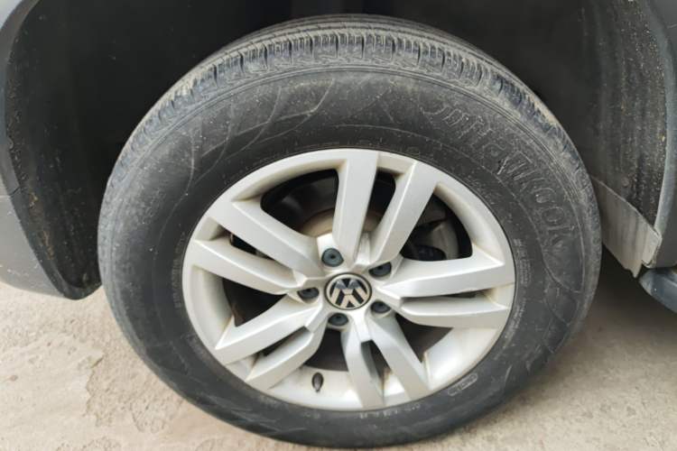 Used Volkswagen Tiguan 2016 300TSI Automatic Two-Wheel Drive Trend Edition Right Rear Wheel Hub
