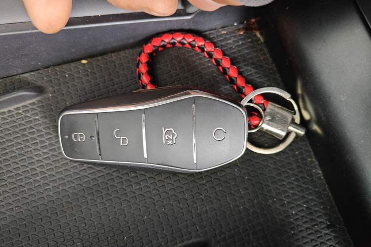 Used BYD Qin L 2025 DM-i Smart Drive 80KM Superior Model Vehicle Key