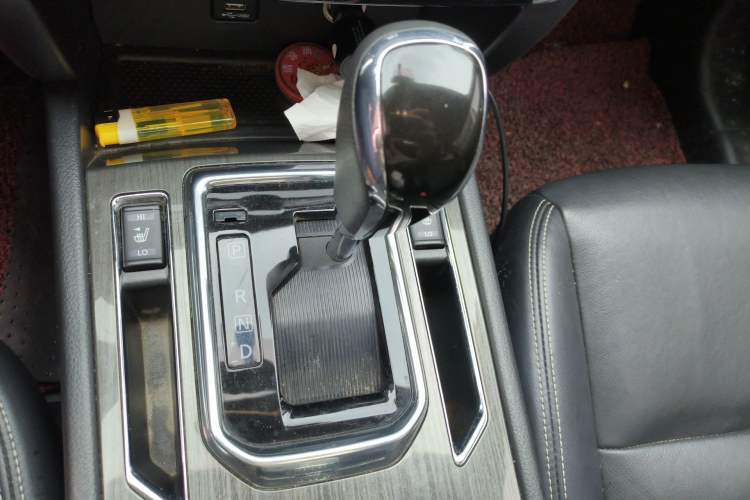 Used Venucia T90 2017 2.0L CVT Leading Edition Gear Lever