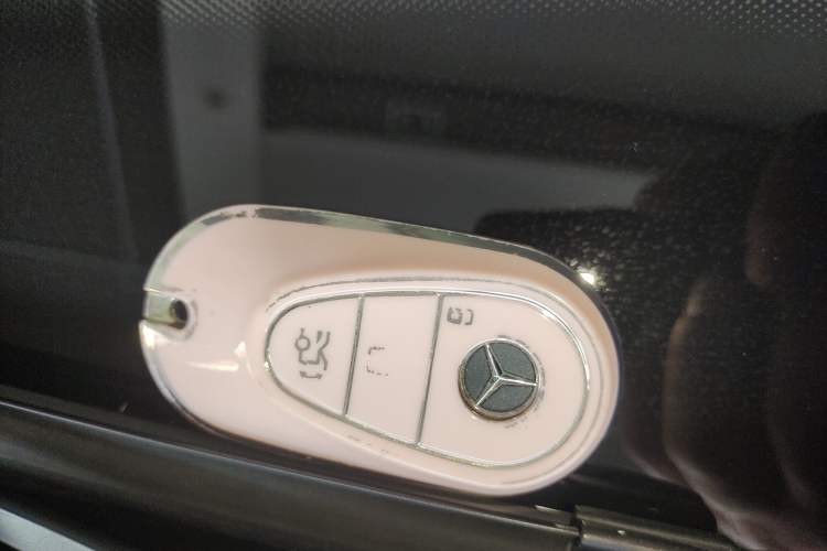 Used Mercedes-Benz C-Class 2024 Restyled C 260 L Sport Edition Vehicle Key