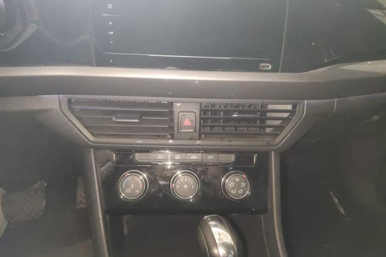 Used Volkswagen Bora 2021 1.5L Automatic Comfort Smart Connect Edition Audio And AC Panel