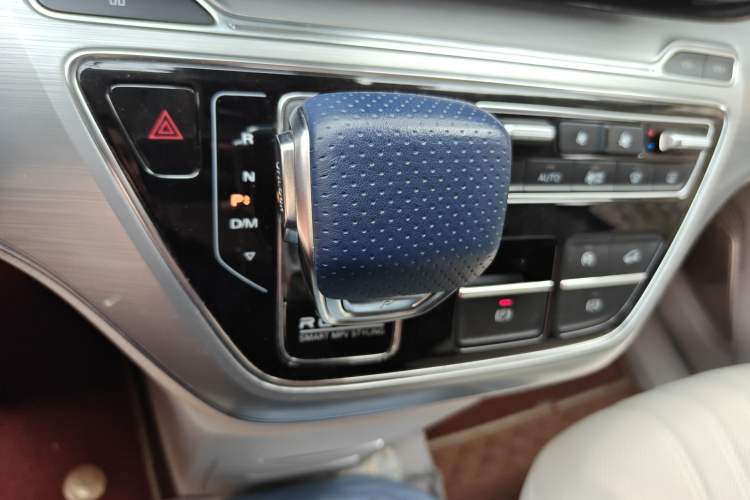 Used Roewe iMAX8 2022 400TGI Prestige Edition Gear Lever