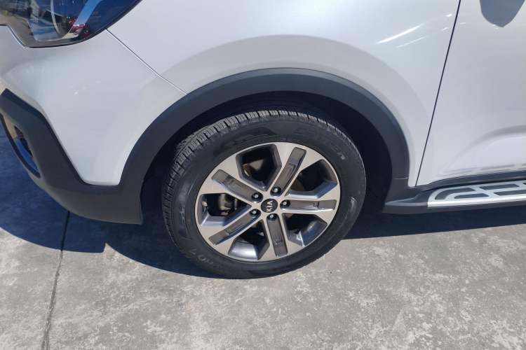 Used Kia Sportage R 2019 2.0L Automatic Smart Luxury Edition Left Front Wheel Hub