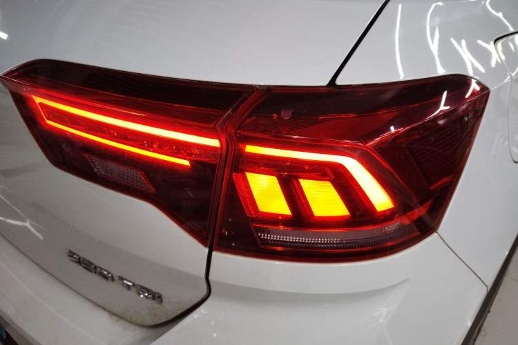 Used Volkswagen T-ROC 2020 280TSI DSG Two-Wheel Drive Comfort Version