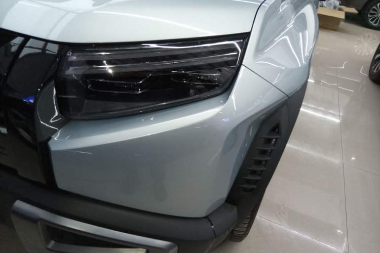 Used Formula Leopard Titanium 3 2025 501KM All-Wheel Drive Intelligent Driving Ultra Version
