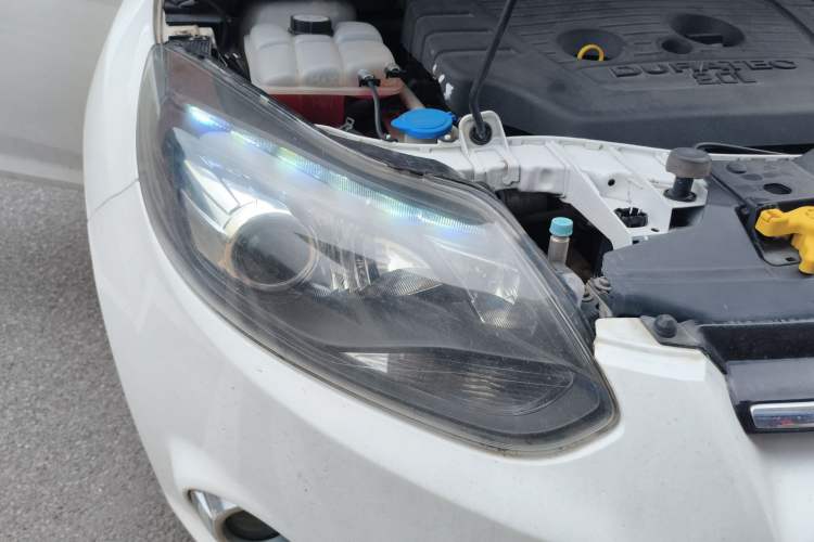 Used Ford Focus 2012 Hatchback 2.0L Manual Luxury Sport Model Right Front Headlight