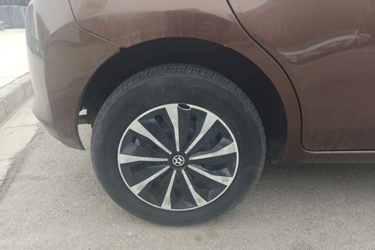 Used Venucia R30 2014 1.2L Manual Comfort Edition