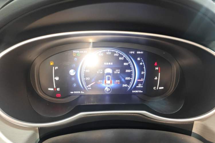 Used Geely Auto Emgrand X7 Sport 2018 1.8TD Automatic Two-Wheel Drive Smart Connect 4G Internet Edition Instrument Cluster