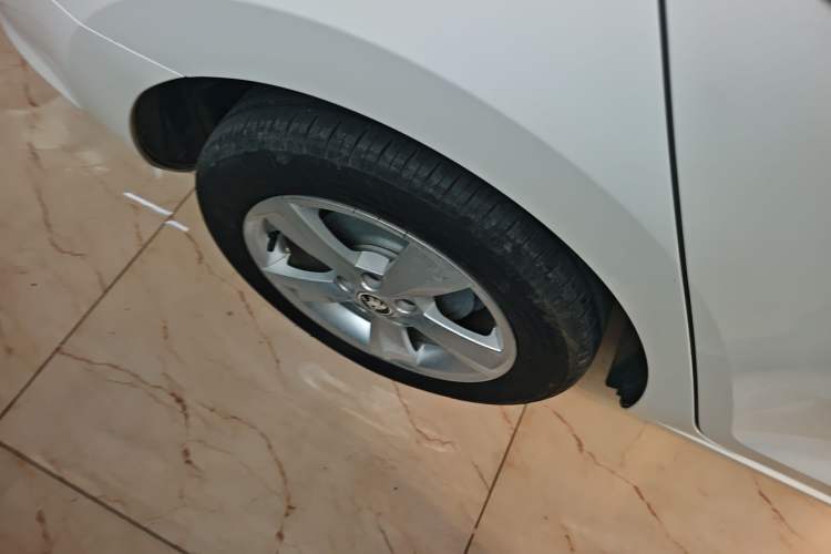 Used Skoda Rapid Spaceback 2016 Revised 1.6L Automatic Chuanxing Version
