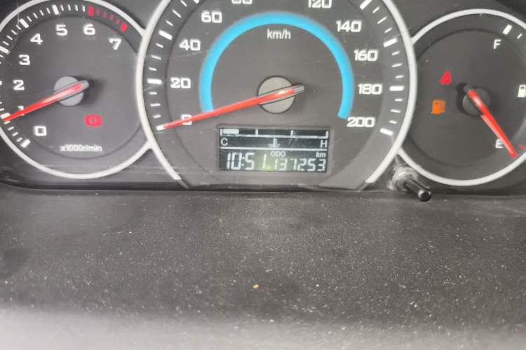 Used Wuling Rongguang V 2016 1.5L Standard Version Odometer Close Up