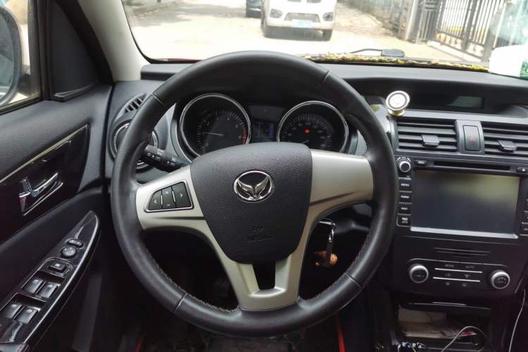 Used HYOSOW S3 2014 1.5L Luxury Version China IV Emission Standard