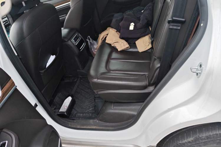 Used Roewe RX8 2018 30T Smart Connectivity Two-Wheel Drive Flagship Edition