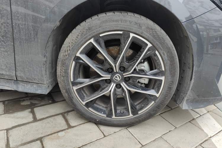 Used CHANGAN UNI-V iDD 2024 Blue Whale Smart Electric iDD 136km ZhiKu Model