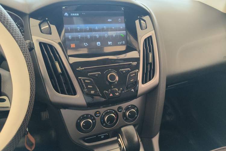 Used Ford Focus 2012 Hatchback 1.6L Automatic Comfort Model Audio And AC Panel