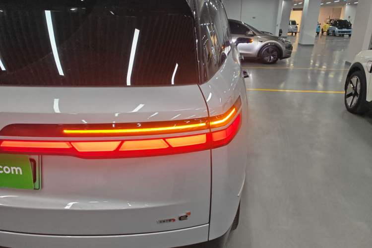 Used Denza N9 2025 Flagship Model
