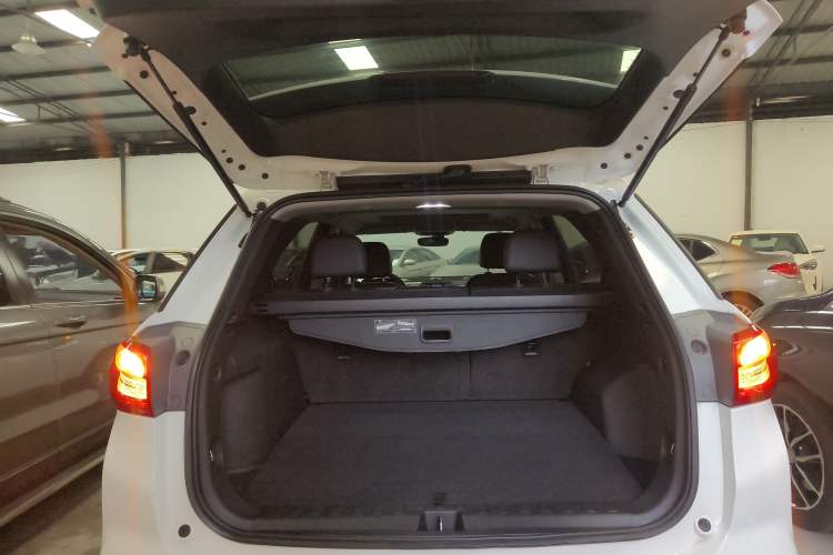 Used Chevrolet Equinox 2019 535T Automatic Lingjie Edition China V Standard Trunk