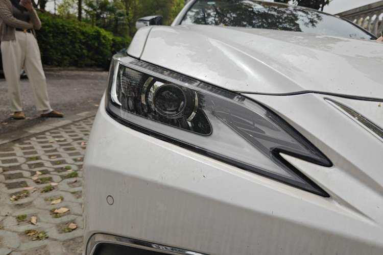 Used Lexus ES 2020 200 Excellence Edition Right Front Headlight