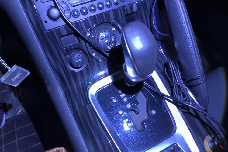 Used Peugeot 3008 2013 2.0L Automatic Trend Edition Gear Lever