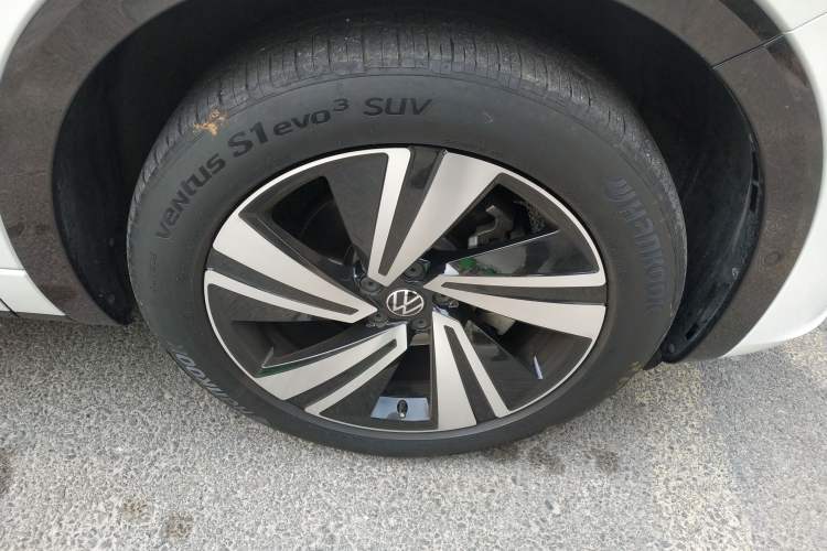 Used Volkswagen Tavendor 2024 380TSI All-Wheel Drive R-Line Cruise Edition
