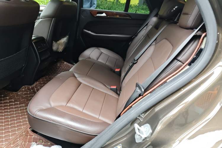 Used Mercedes-Benz M-Class  Left Rear Seat