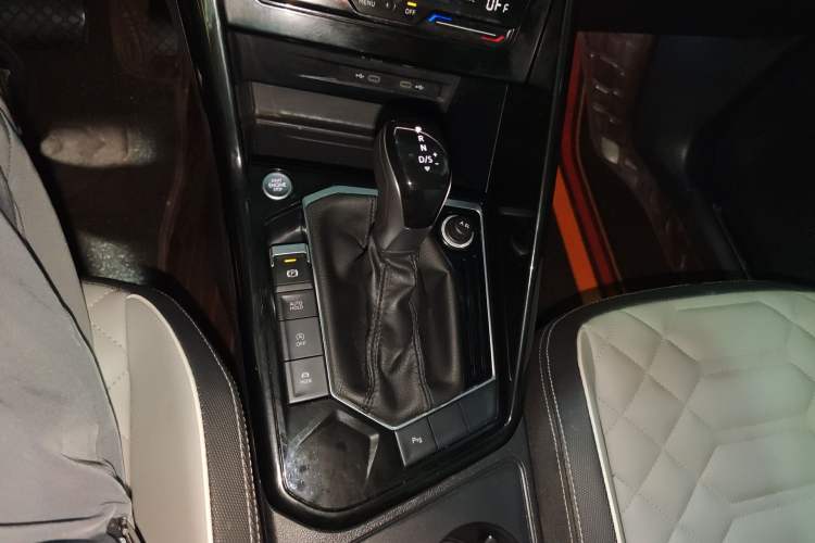 Used Volkswagen Tayron 2024 300TSI Two-Wheel-Drive Luxury Plus Advanced Version
