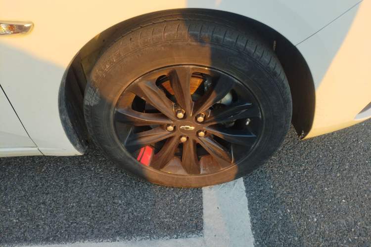 Used Chevrolet Monza 2019 Redline 320T Dual-Clutch Sporty Version China VI Standard Right Front Wheel Hub