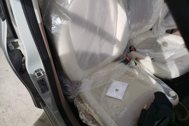 Used Wuling Hongguang MINIEV 2025 Four-Door Version Advanced Edition Right Front Seat