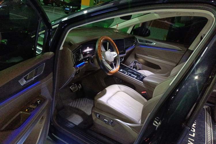 Used Volkswagen Viloran 2023 Revised Version 380TSI Luxury Edition Driver Seat