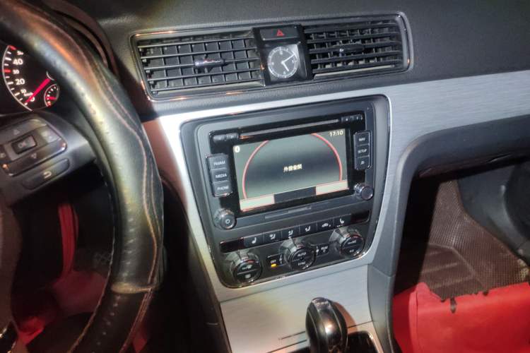 Used Volkswagen Passat 2015 1.8TSI DSG Prestige Edition Audio And AC Panel