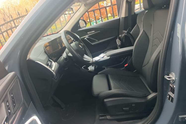 Used BMW X2 2024 sDrive25i M Sport Package Left Front Seat