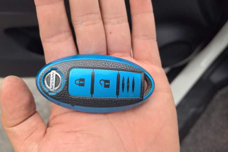 Used Nissan X-Trail 2015 2.0L CVT Comfort MAX Edition 2WD Vehicle Key