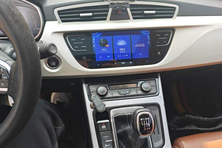 Used Geely Auto Emgrand X7 Sport 2021 1.8TD Manual Two-Wheel Drive Asian Games Edition